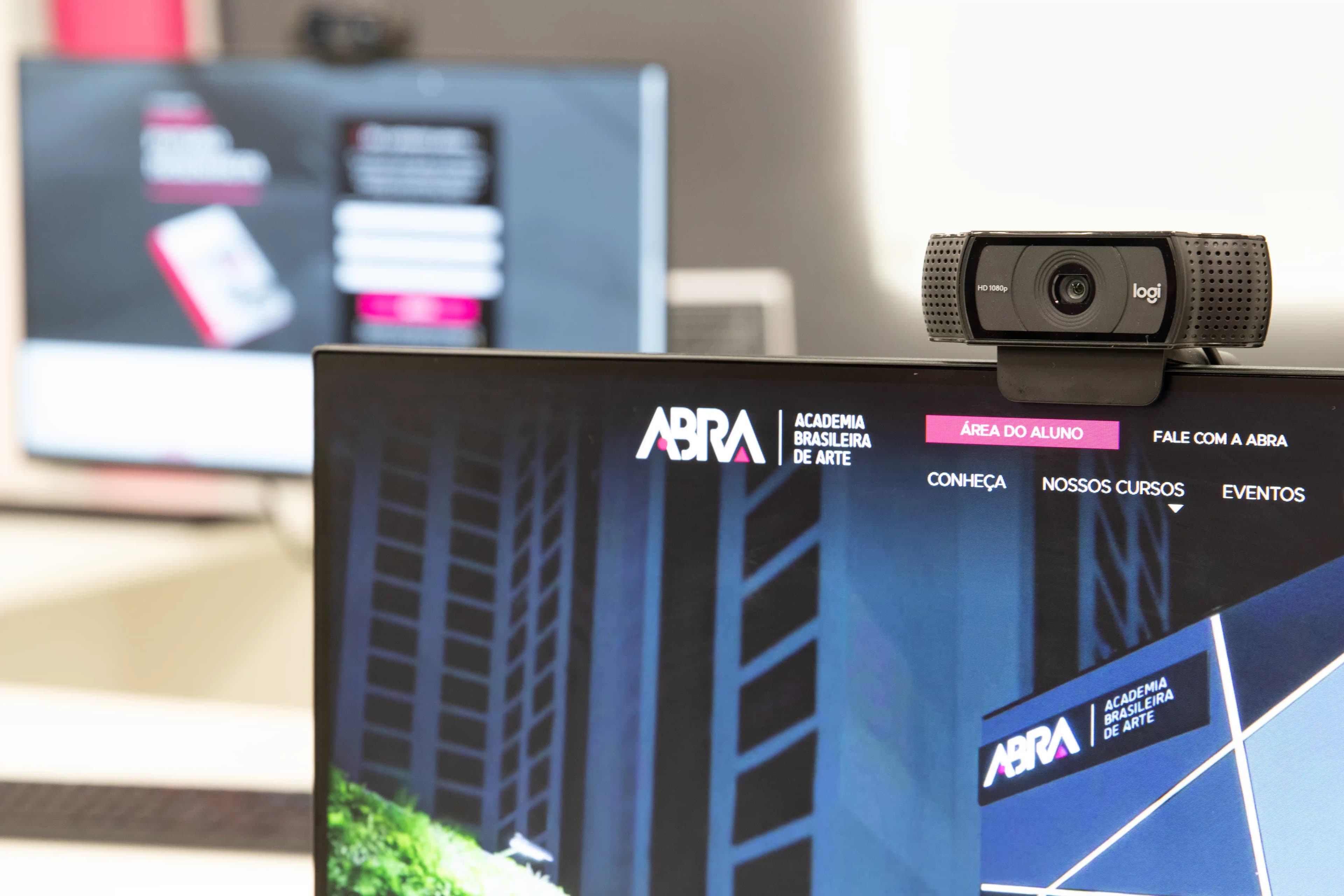 need to implement alt 4 this image