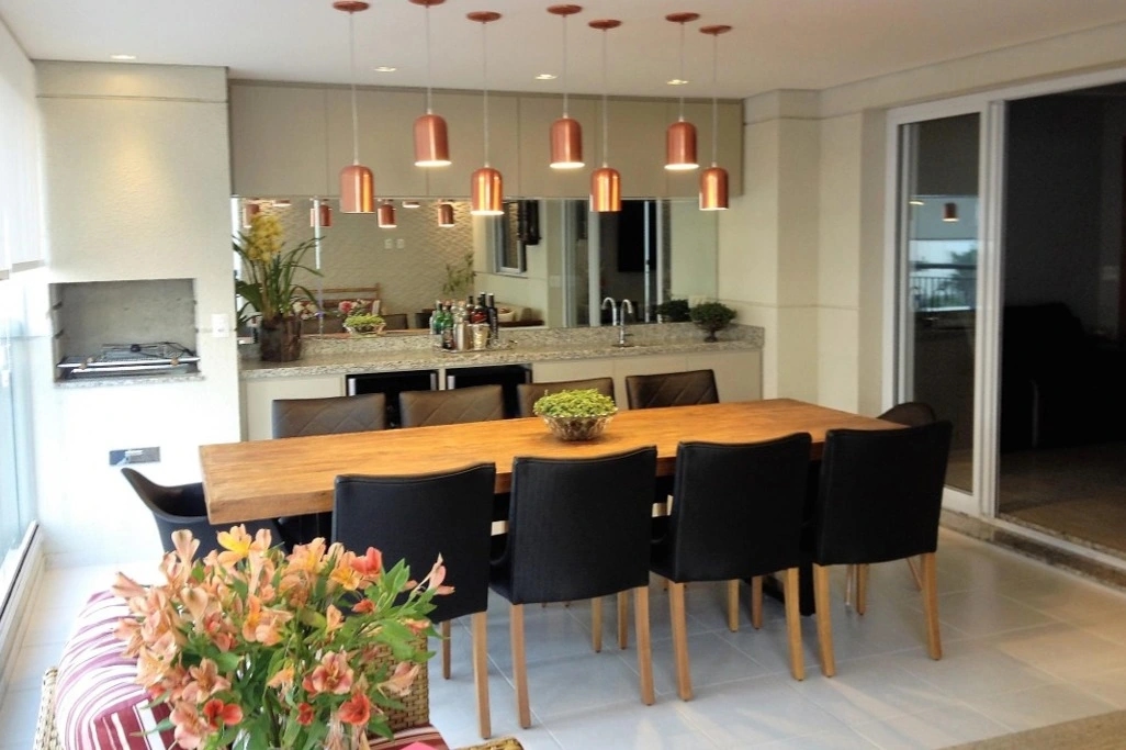 Design de uma cozinha moderna feita pela designer Tatiana Baroni